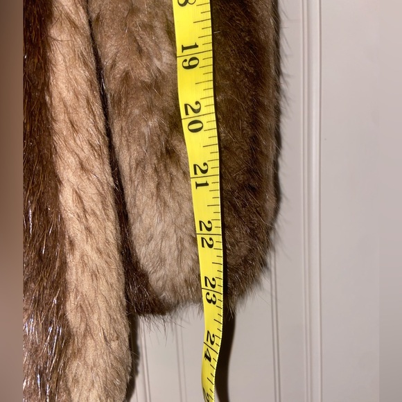 *REAL* beaver fur coat - Picture 9 of 13